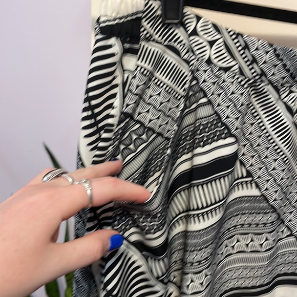 Old Navy Flare Work Skirt - Picture 3 of 4